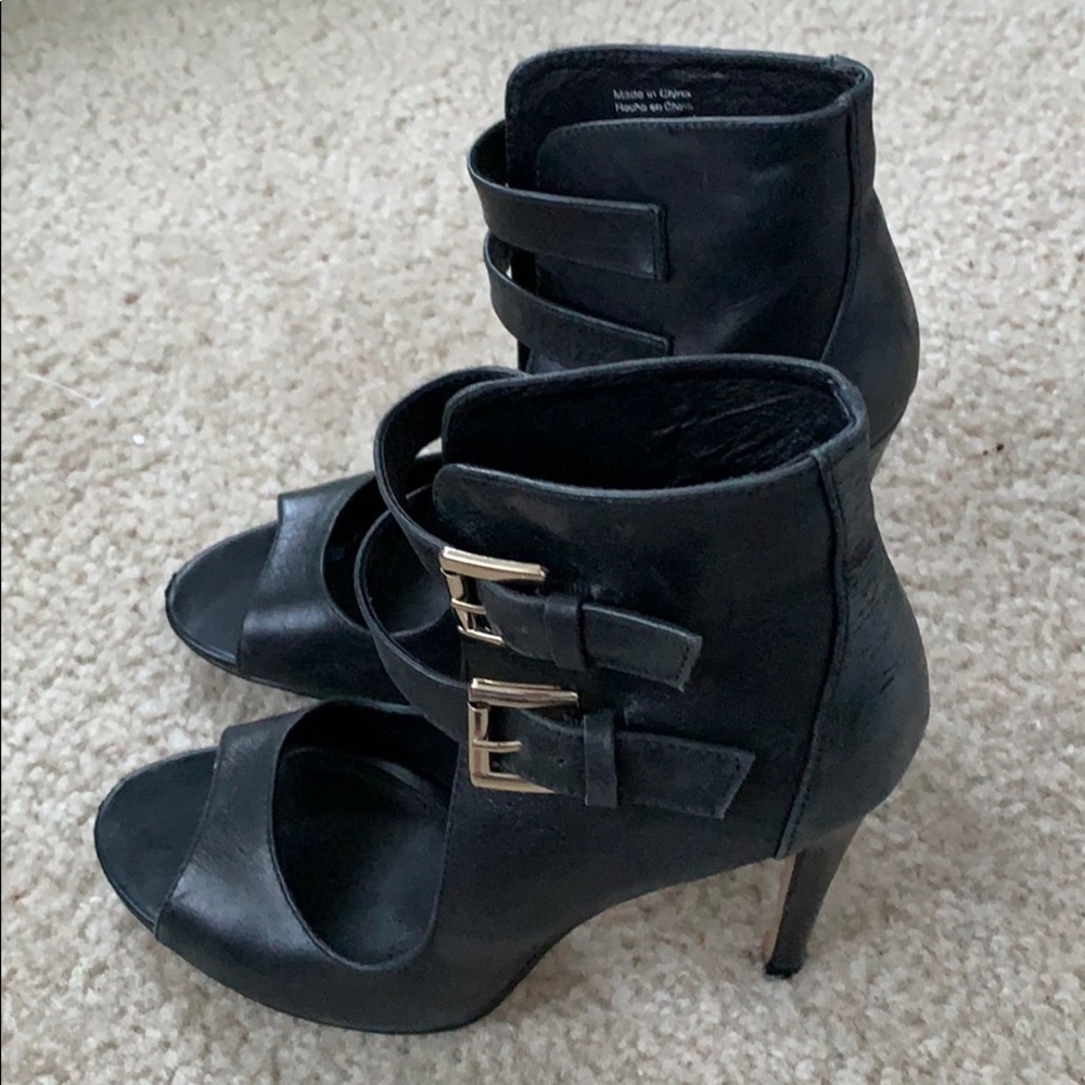 ALDO “KAY” Sexy buckle heels